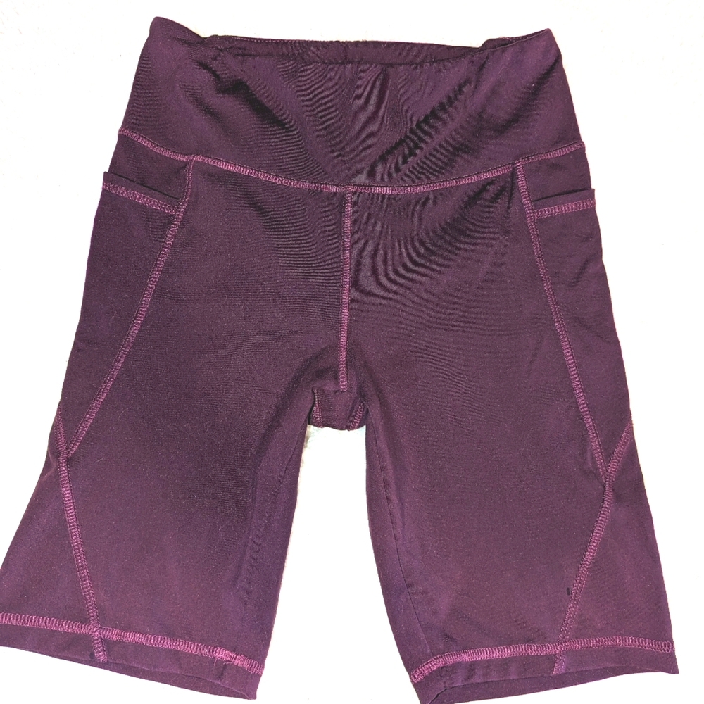 Danskin bicycle Shorts yoga plum medium with pockets